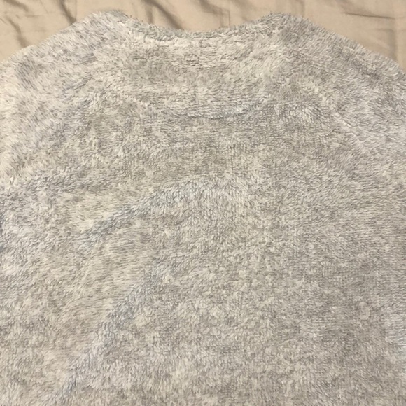 La Vie en Rose Ultra Soft Plush Long Sleeves Shirt - Picture 6 of 8